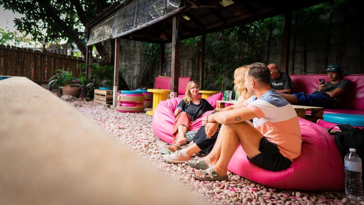 Slumber Party Bangkok Khaosan Hostel Exterior photo
